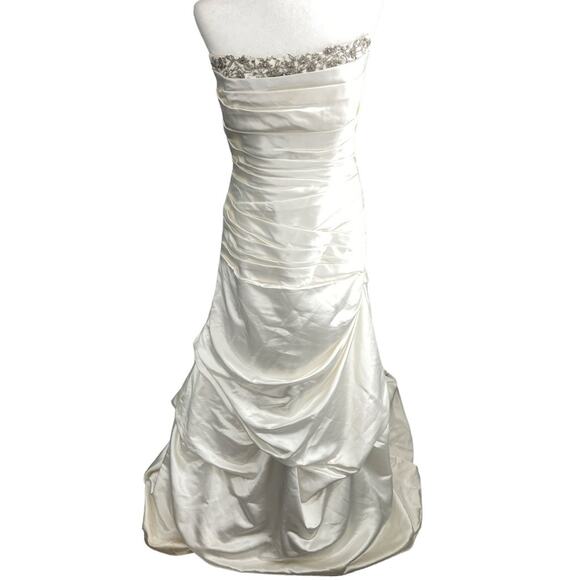 David’s Bridal satin pick-up with beaded lace peek-a-boo‎ neckline Ivory Size 14 - Picture 1 of 6